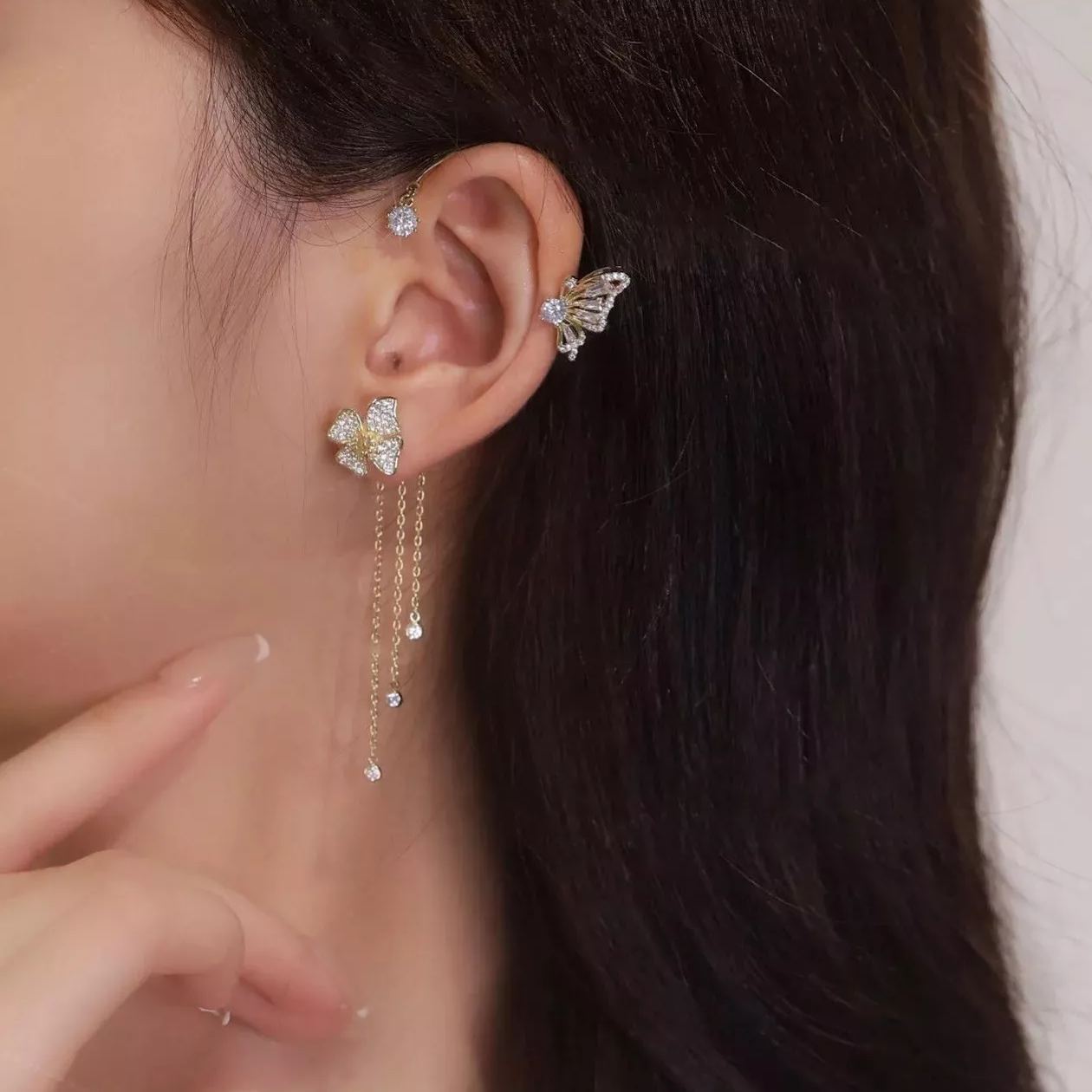 ✨🦋 Zirconia earrings with butterfly charm 💖✨